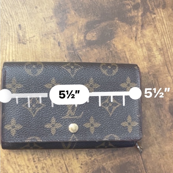 Vintage LV wallet, only two owners. - Picture 11 of 13